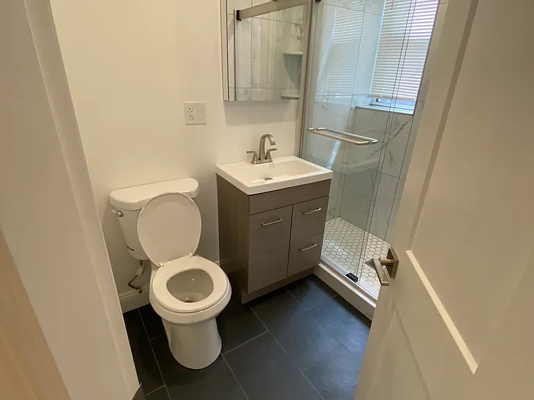 32 Queensberry St #9 — Photo 10