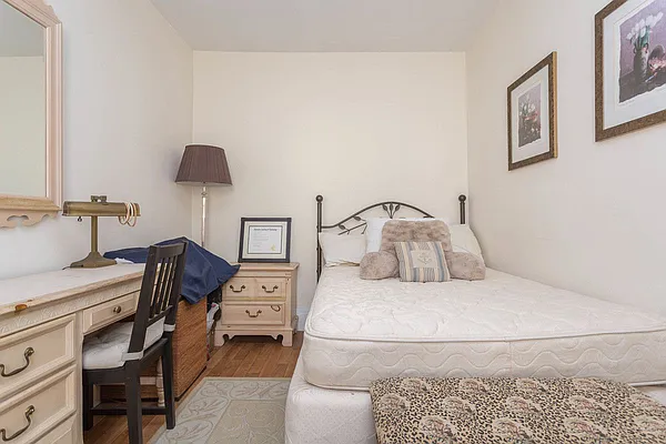 Rented by Compass | media 48