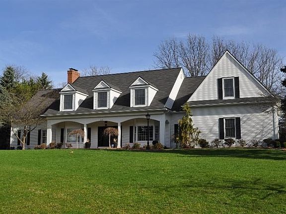 3rd image of 420 High Orchard Dr