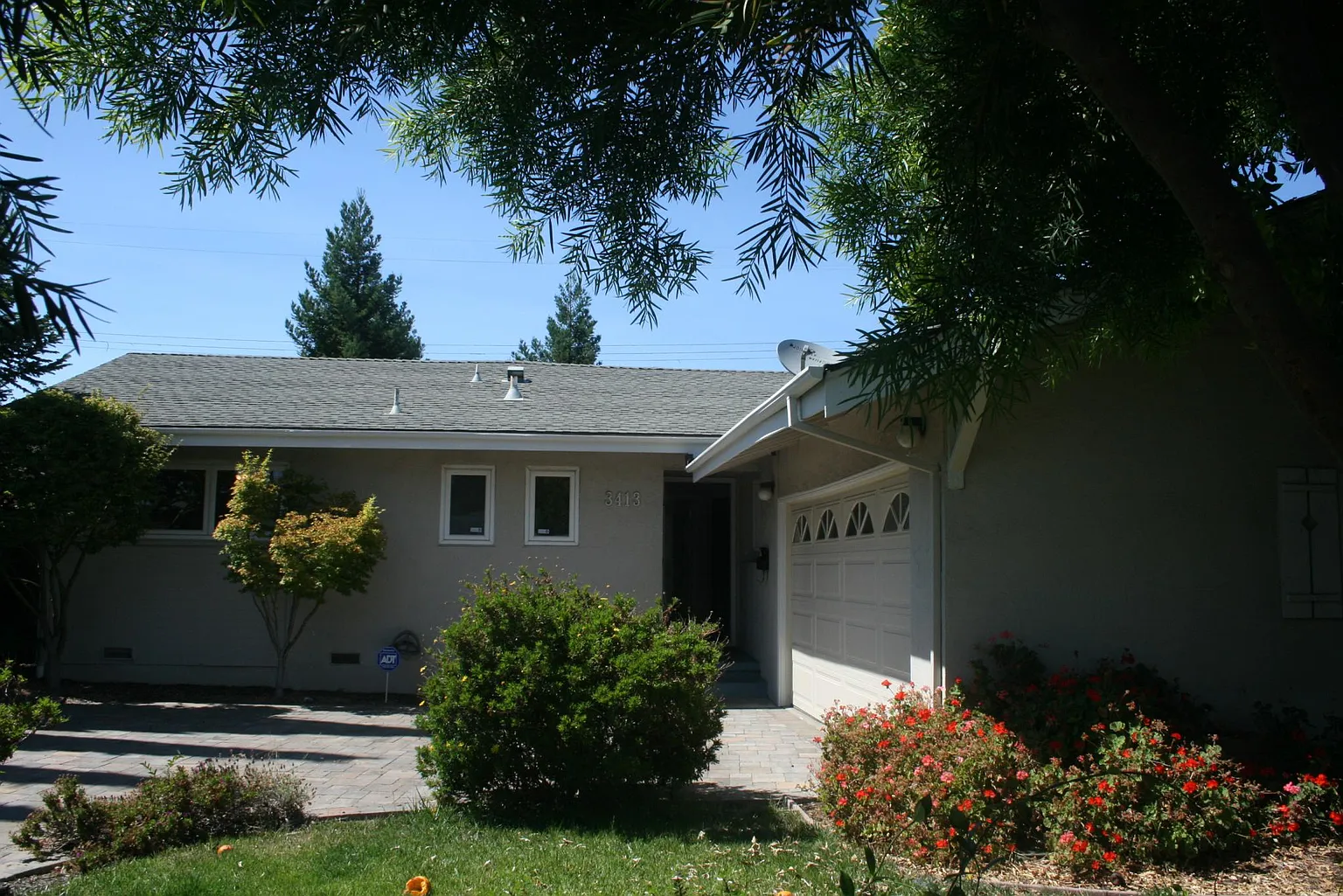 3413 Geneva Dr photo 1