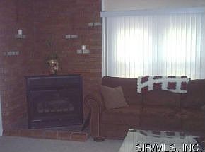 3rd image of 4752 Warnock Ave