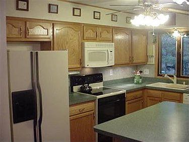 4th image of 7055 Mooncrest Dr
