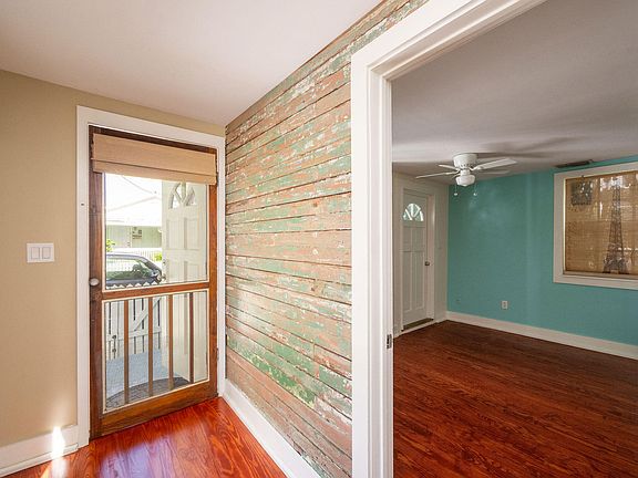 4th image of 834 Olivia St