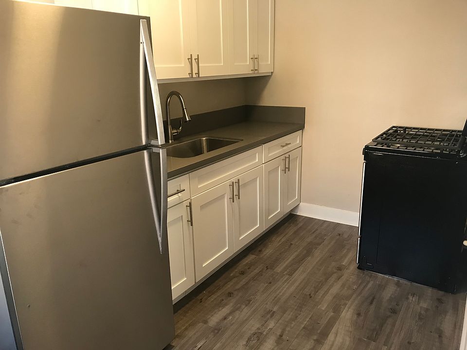 1st image of 2919 W 8th St