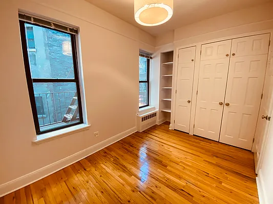 Rented by Metropolis Real Estate of Manhattan | media 20