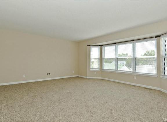 3rd image of 2619 Breezy Point Ln