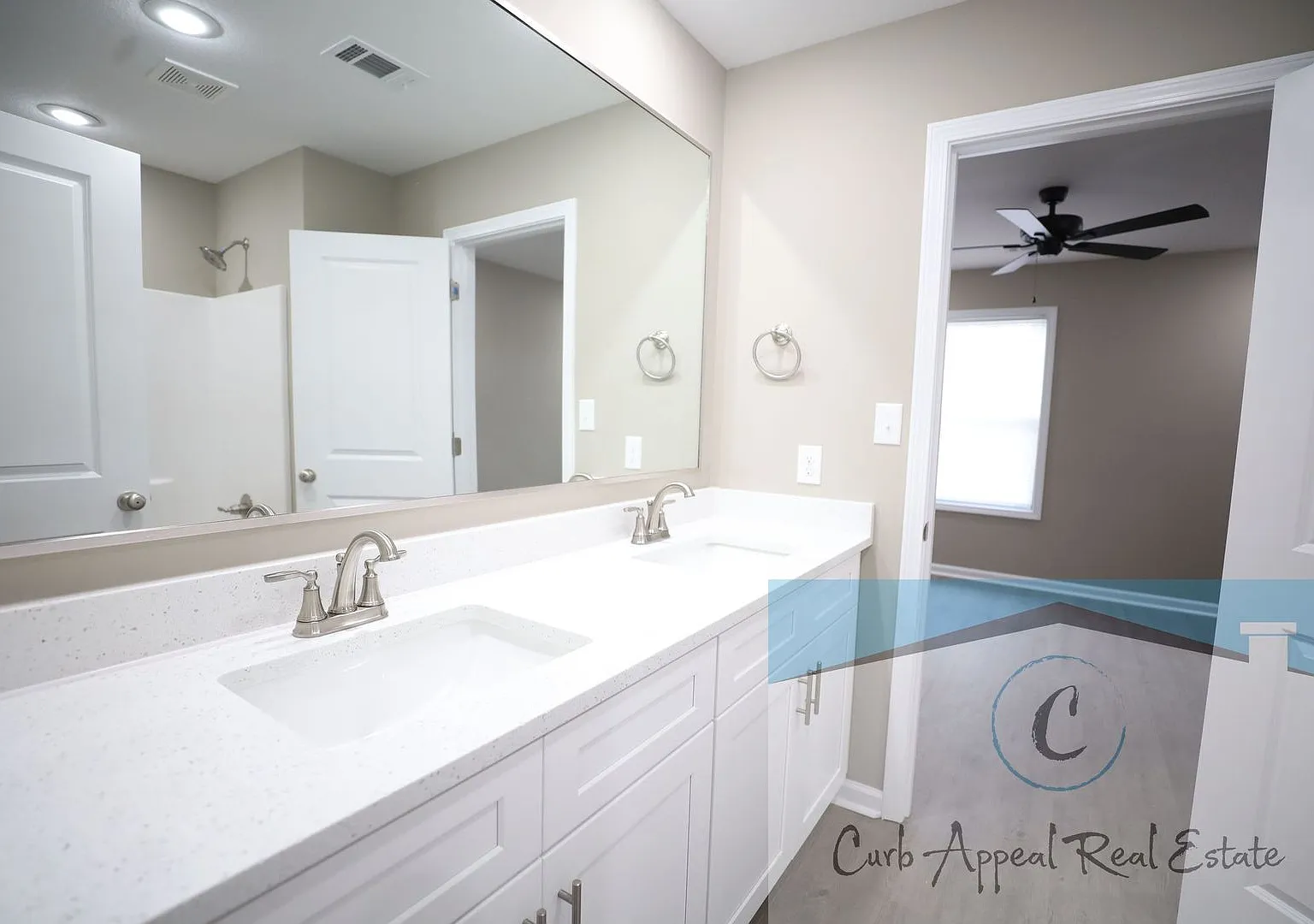 2801 Forest Home — Photo 3