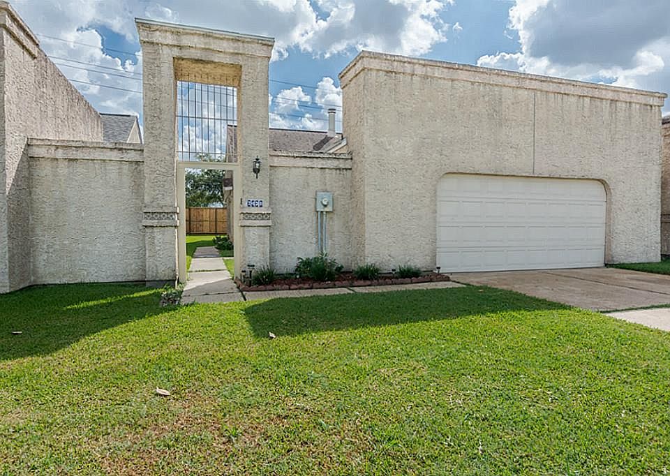 1st image of 7438 Fountaincrest Dr
