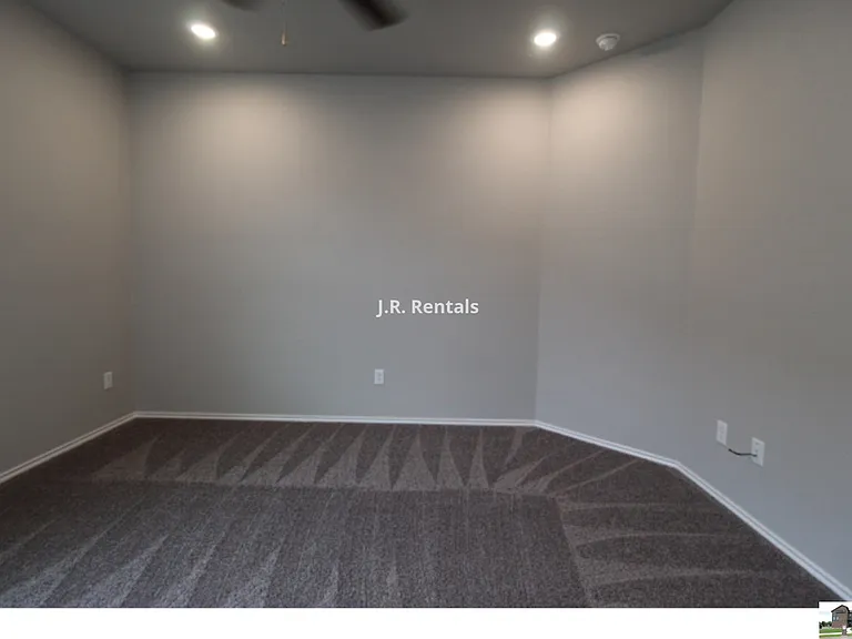 227 Green Valley Dr — Photo 14