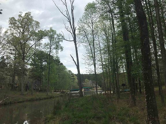 4th image of 1160 Davison Dr