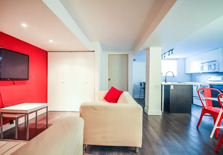 1148 Woodroffe Ave #B — Photo 2