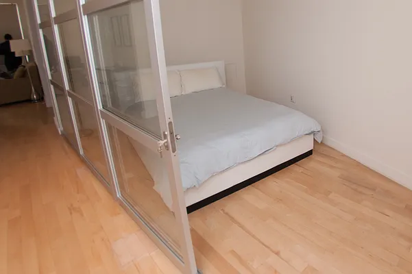 Rented by WIRE International Realty | media 10