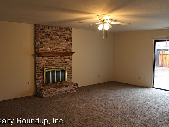 4th image of 3429 Estate Dr