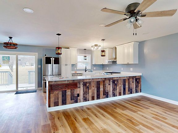 4th image of 3721 Wirth Rd