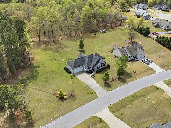 4th image of 245 Oxfordshire Dr