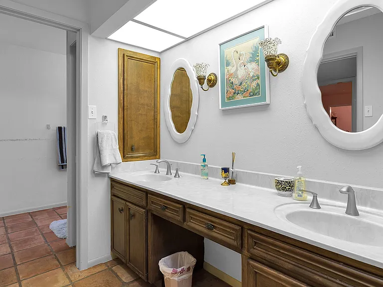 5641 Parkcrest Dr — Photo 21