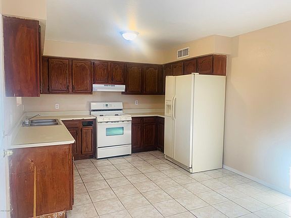 2nd image of 1220 E Erie Ct