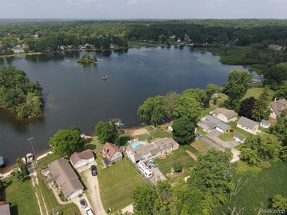 2nd image of 10075 Graham Dr