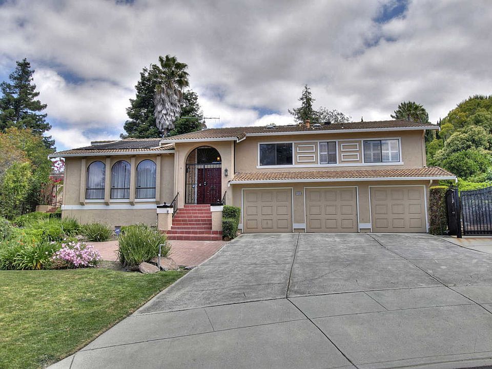 1st image of 44308 Paiute Ct
