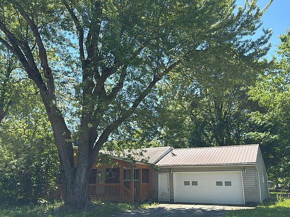 2nd image of 7198 Beaver Rd