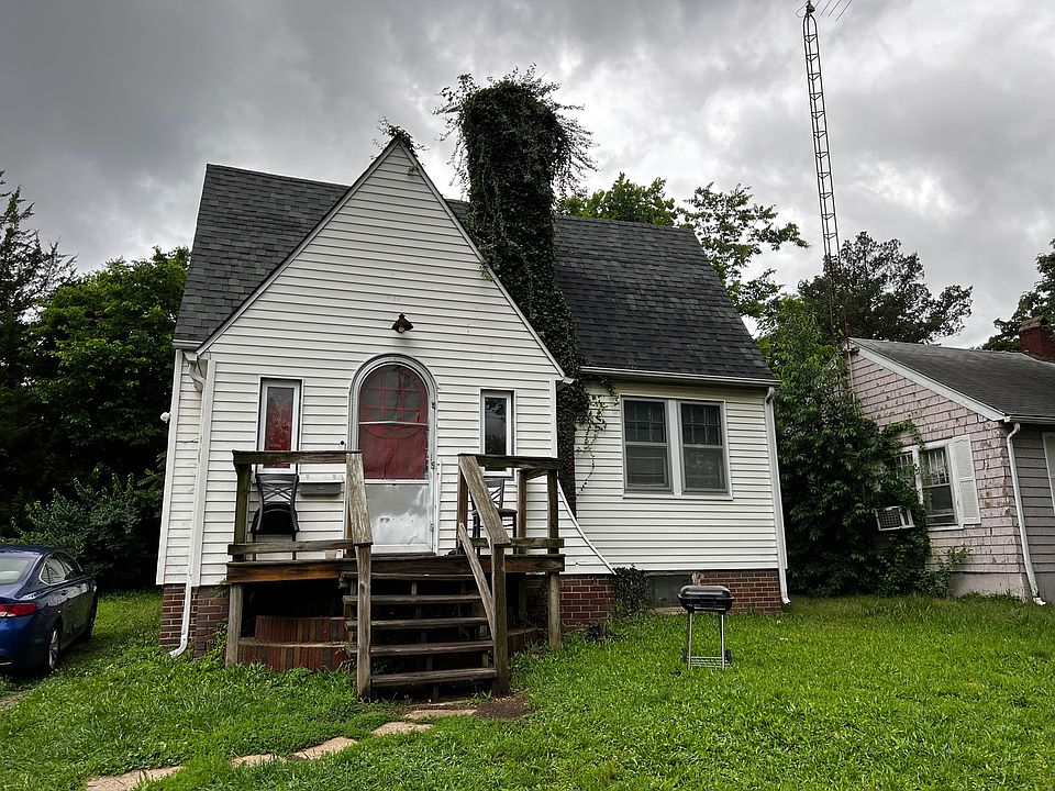 1st image of 605 S 24th St