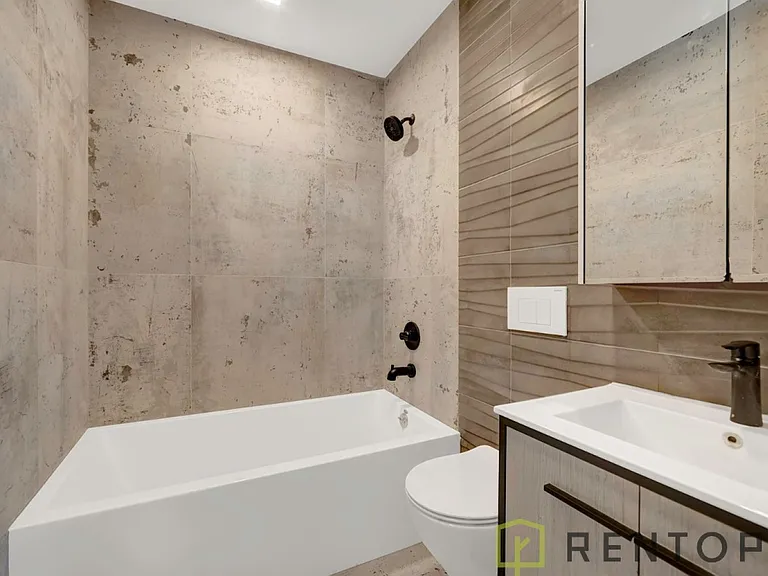 475 Grand St #2D — Photo 8