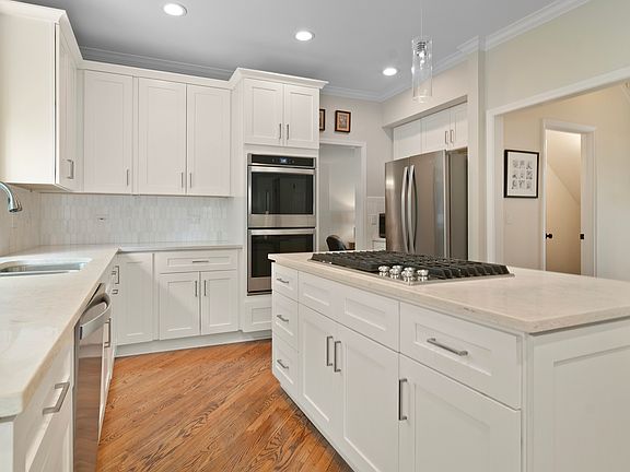 2nd image of 1342 N Wellington Ct