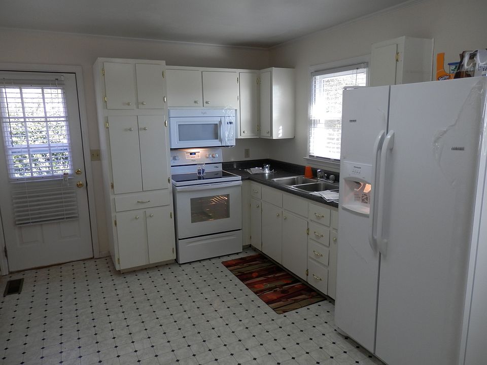 2nd image of 119 Dorset Ct