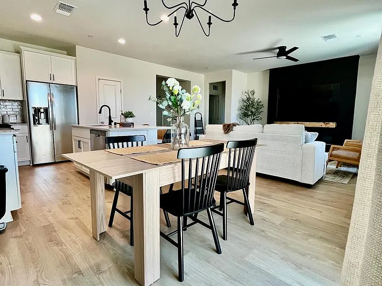 8614 Avon St — Photo 10