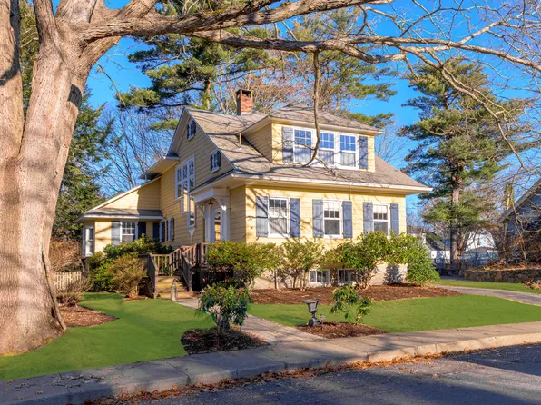 37 Cottage Farms Road, Cape Elizabeth, ME 04107