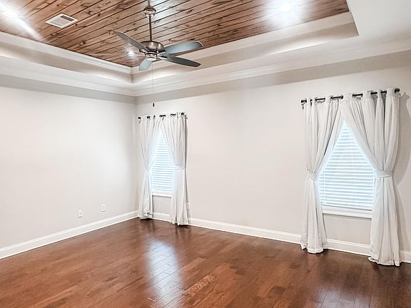 5th image of 312 Royal Pond Cir