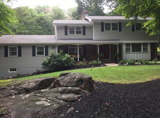 1 Springwood Ter, Kinnelon, NJ 07405