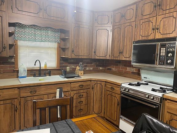 5th image of 1597 Prospect Ave