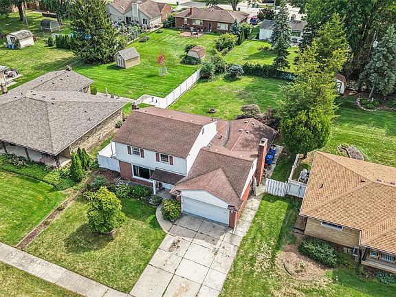 3rd image of 11076 La Chene Dr
