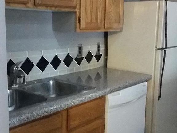 4th image of 4830 S Highland Cir APT 309