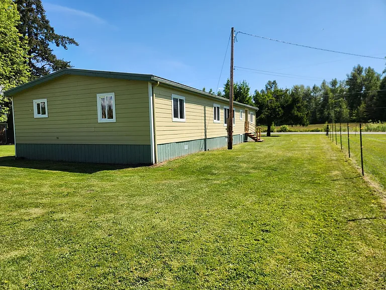 882 E Kelly Rd — Photo 22