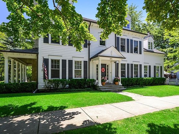 2nd image of 475 Rosewood Ave