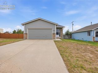 4782 Witches Hollow Ln, Colorado Springs, CO 80911