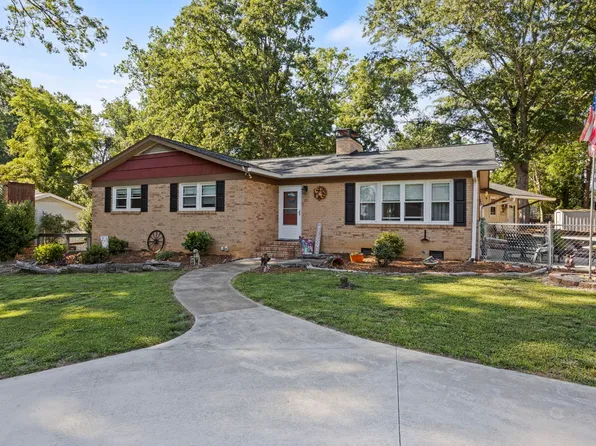 111 Forestdale Dr, Taylors, SC 29687
