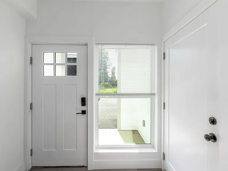 1814 E Carol St — Photo 7