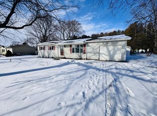 5190 Park Dr, Fairgrove, MI 48733