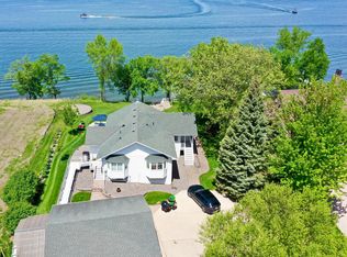 11646 Indian Beach Rd, Spicer, MN 56288