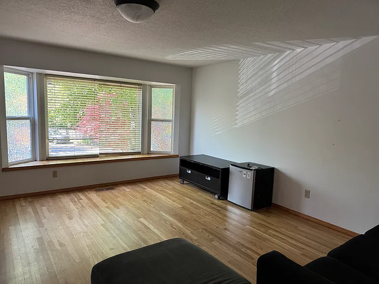 9610 SW 6th Ave — Photo 5