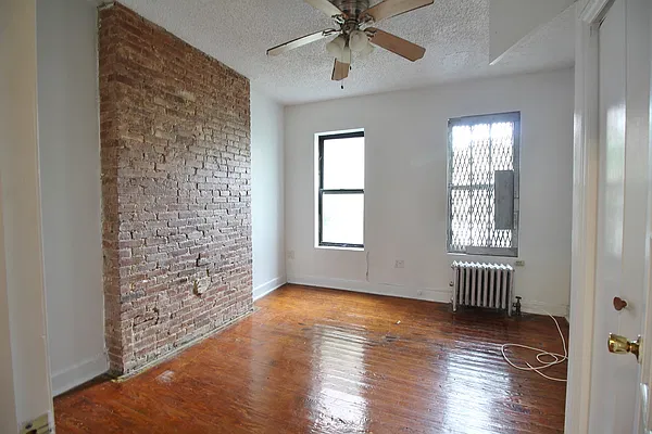 Rented by Julianna Realty Corp | media 14