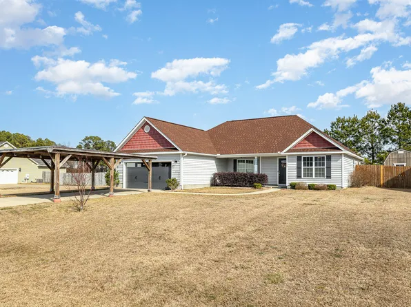 462 Carolina Oaks Cir, Linden, NC 28356