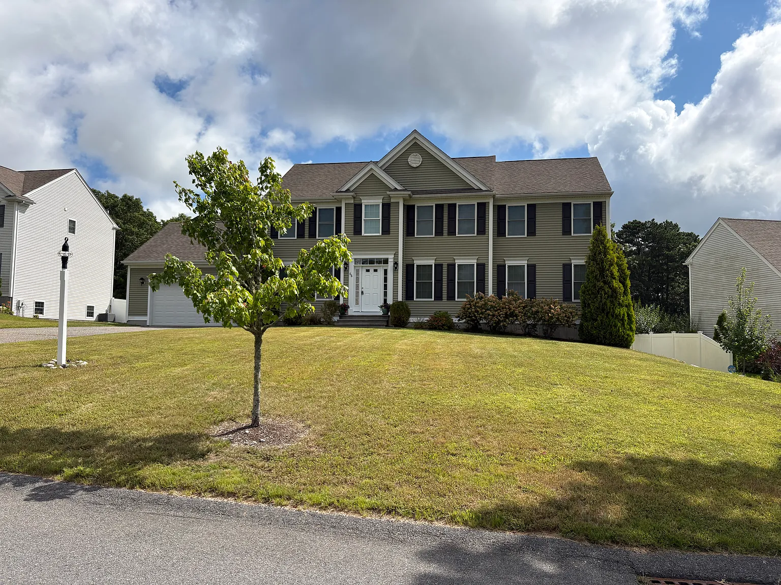 4 bed, 2472 sqft, $5,000 — Photo 1