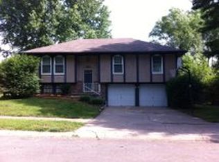 806 NW North Summit Cir, Blue Springs, MO 64015