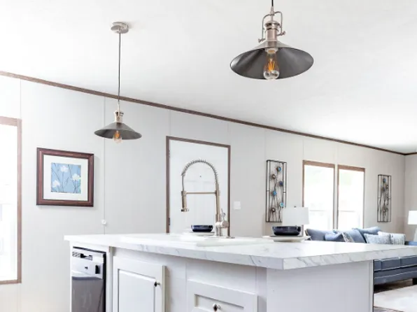 151 York St #G, Scottsboro, AL 35769