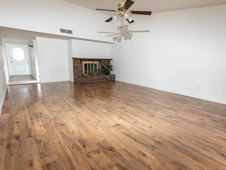 4705 Largo Trl — Photo 2