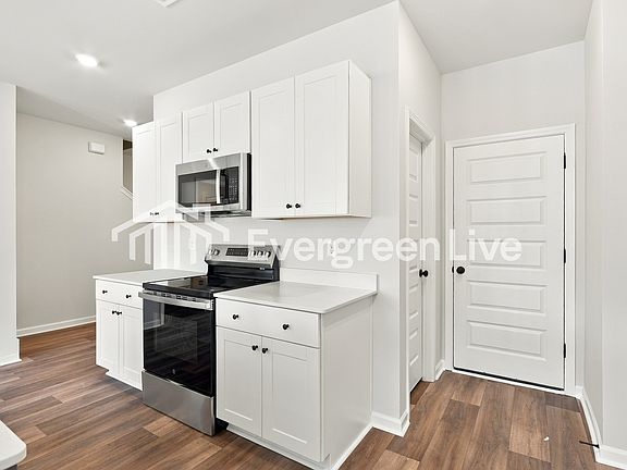 3rd image of 128 Green Thistle Way